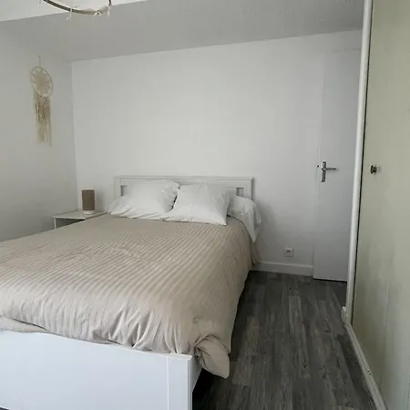 Lägenhet T4 With Balcony Near Downtown Toulon